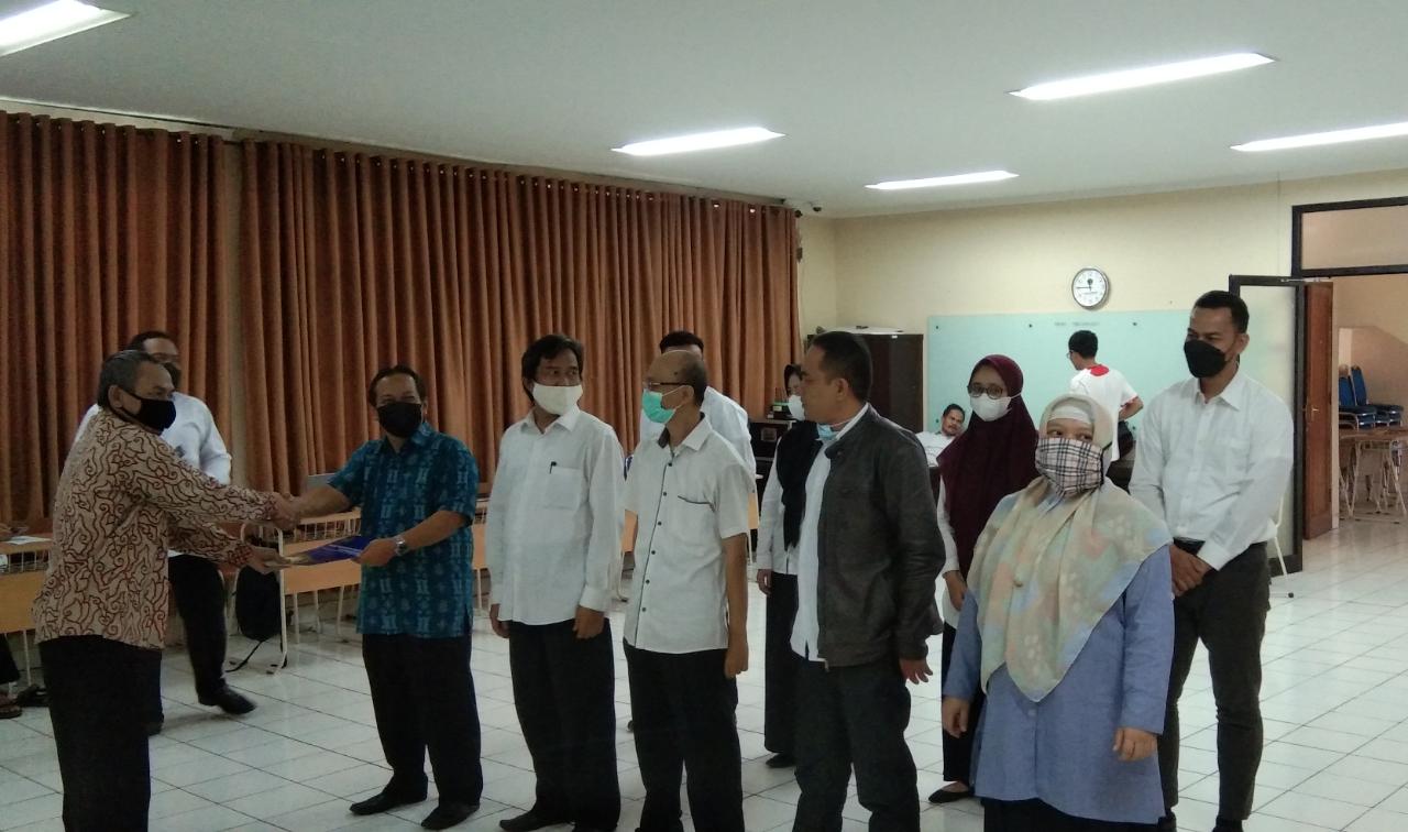 Penyerahan SK CPNS dan Kenaikan Pangkat Pegawai BDK Bandung